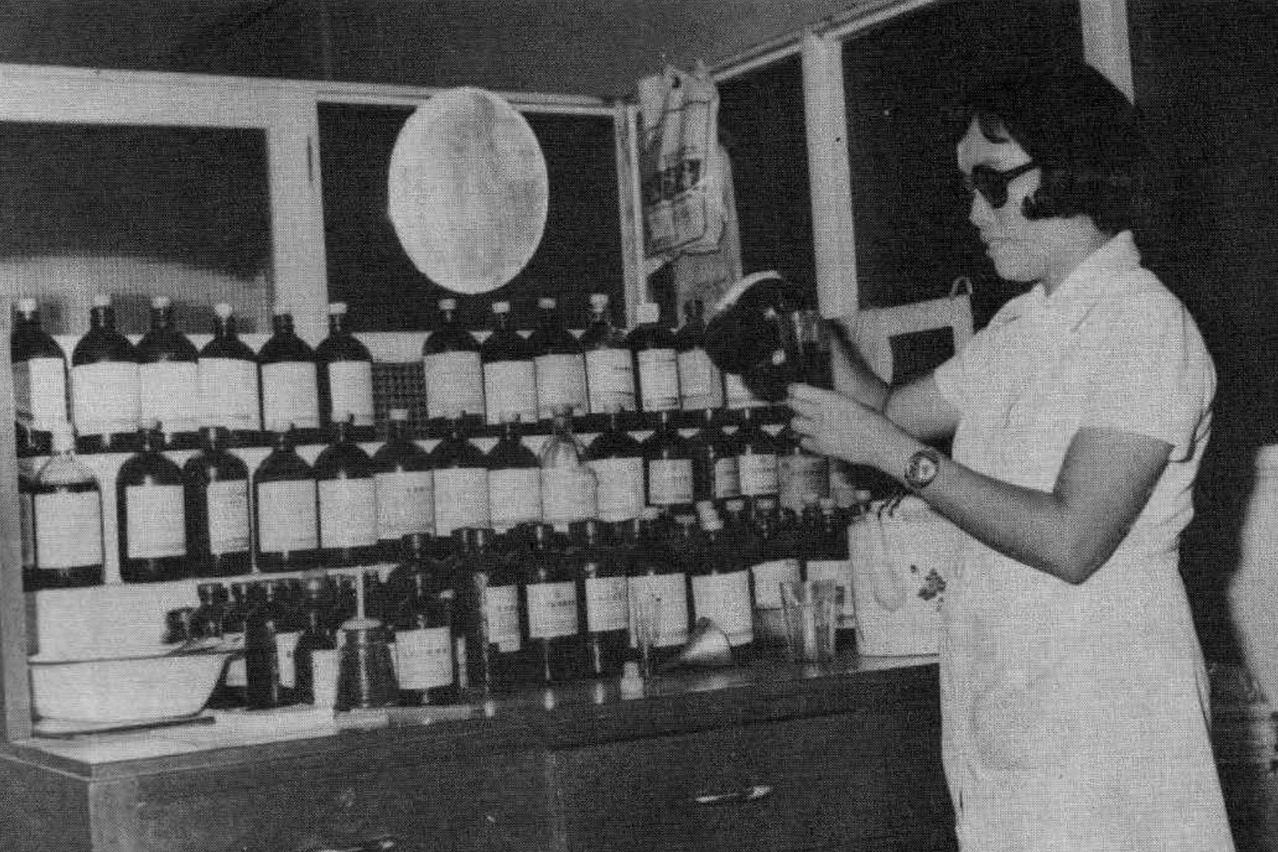雪兰莪茶阳回春馆旧馆舍施诊配药室 charyong selangor 1977 clinic 2